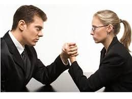 A igual capacidad, se elije un hombre