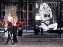 Estocolmo prohibe publicidad sexista en lugares públicos.