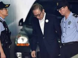 Expresidente surcoreano condenado a 15 años por corrupción