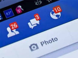 Facebook castiga el spam político