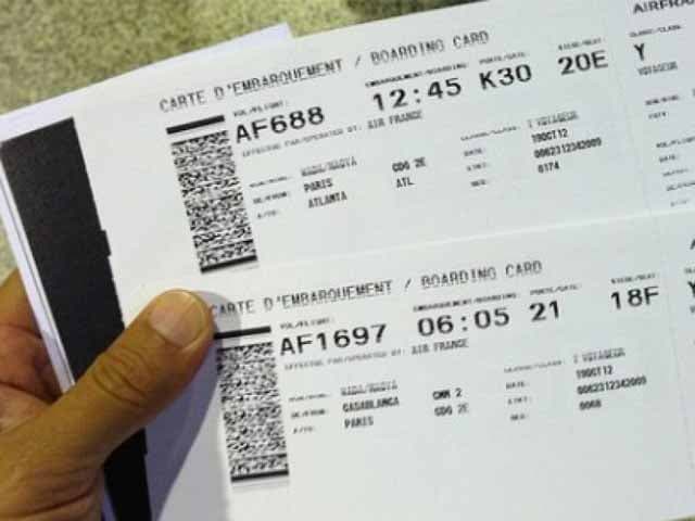 Volar, en la región, es un placer costoso