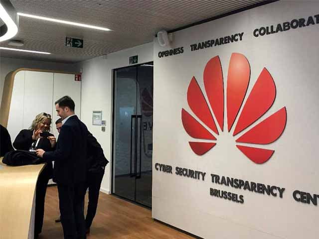 En un rincón Huawei; en el otro Washington