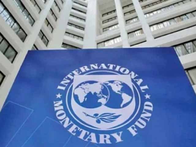 ¿Cómo se devolverá el préstamo del FMI?