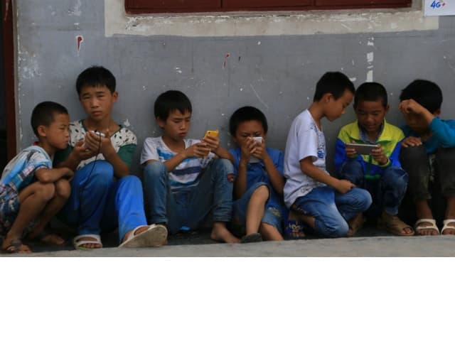 ¿Y si el teléfono se roba la niñez?