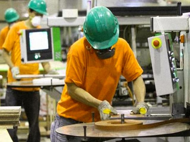 ¿Por qué no crece el empleo privado?