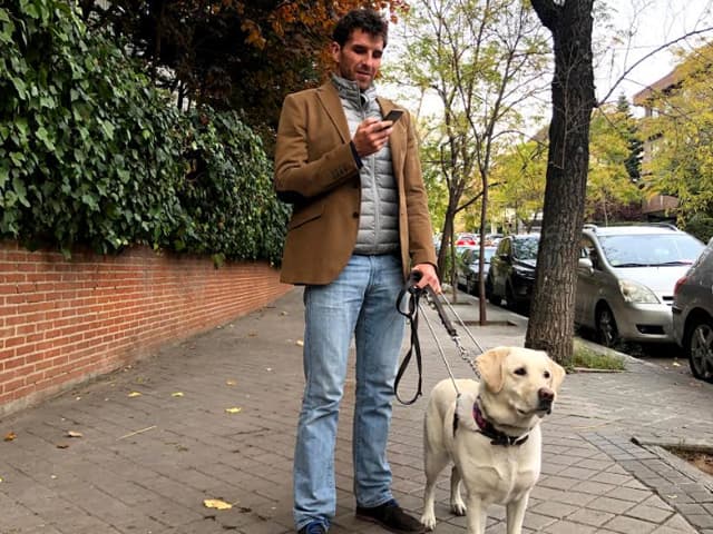 Cabify adapta su app para personas ciegas