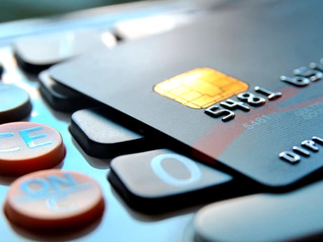 Moni lanza su Mastercard prepaga