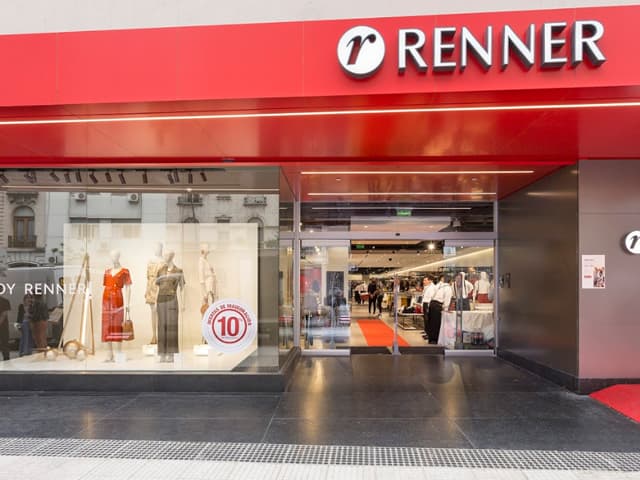 Renner llega a Buenos Aires