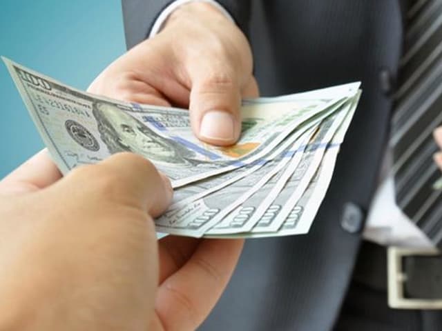 En dólares, los salarios más bajos de la región