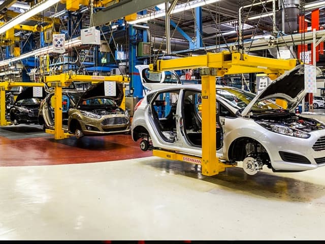 Continúa en caída la producción automotriz