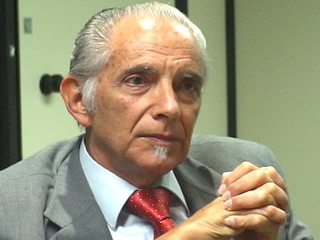 Inviable suspender pagos de la deuda por dos años