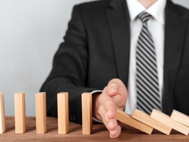 Amenazas a empresas: políticas y ambientales