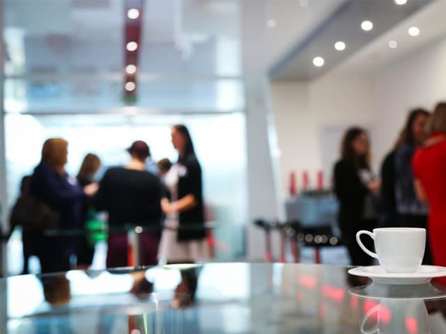 Inmigrantes, mujeres y con título