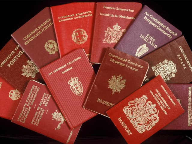 Los británicos buscan pasaporte comunitario