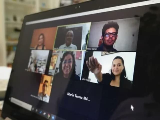 21 estudiantes graduados en las videoconferencias