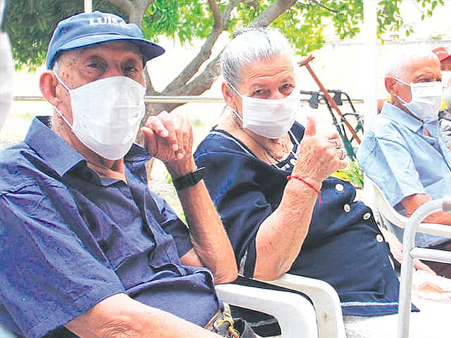 Los mayores: adaptados, pero los más vulnerables