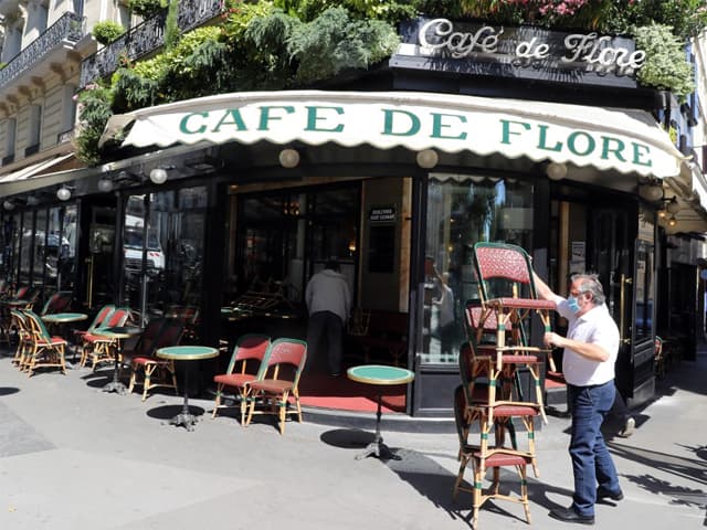 Abren restaurantes y cafés en Francia