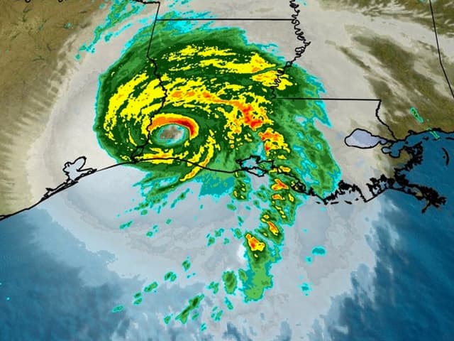 El huracán Laura amenaza el corazón petrolero de EE.UU.