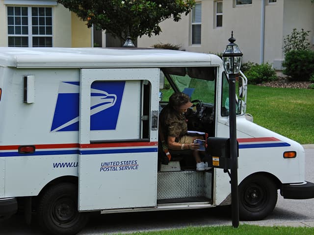 EE.UU: piden investigar al nuevo director del Correo