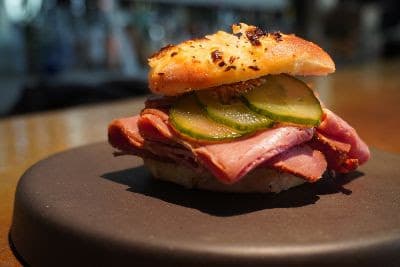 Llega June, cocina judía