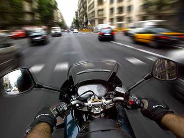 La Caja potencia su seguro de moto