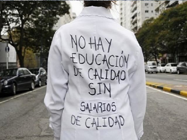 Los salarios de docentes por debajo de la inflación
