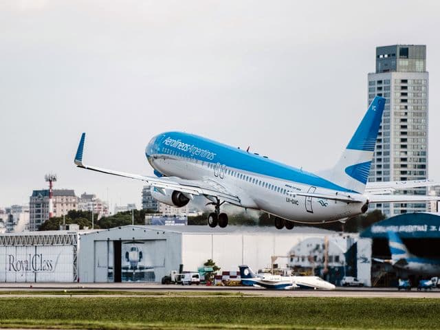 Con desprolijidades arrancó la primera semana de vuelos de cabotaje