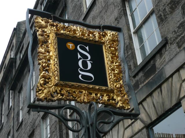 Joyería artística de cuño japonés