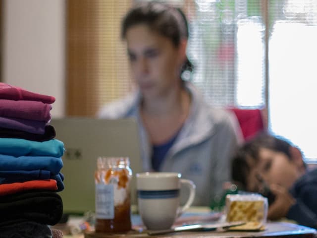 Poca igualdad en el trabajo  hogareño y boom de divorcios