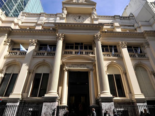 La macro por un lado y la micro por el otro