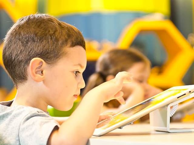 ¿Puede la tecnología  rediseñar la educación?