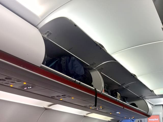 EasyJet cobrará también por el equipaje de mano