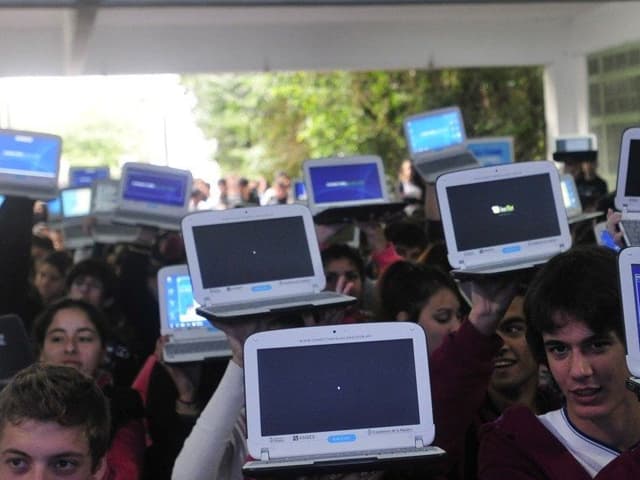 500.000 computadoras para  estudiantes de todo el país