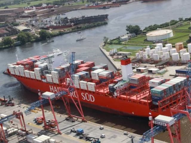 El superávit comercial con más aire en enero