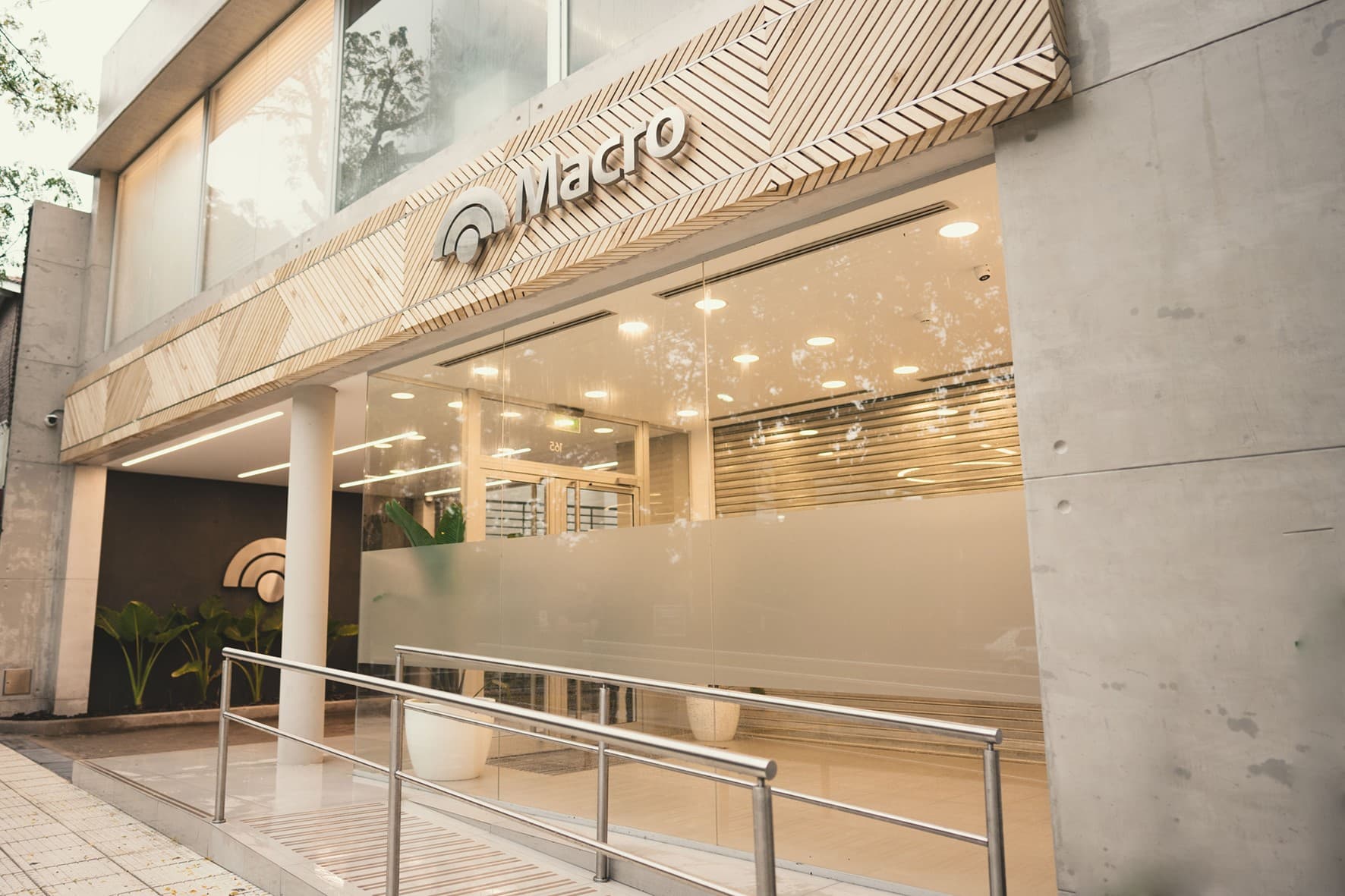 Banco Macro abre una sucursal en San Isidro