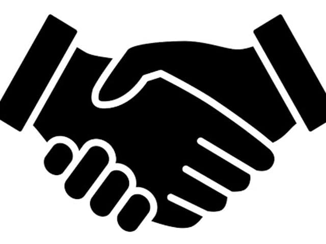 El apretón de manos sobrevivirá a la pandemia