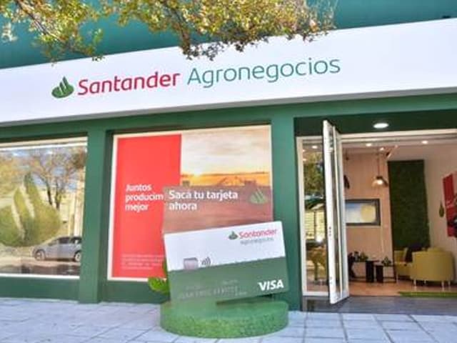 Santander inaugura su primera Oficina Comercial de Agronegocios