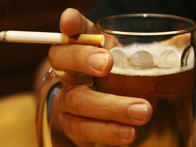 Hay más estrés, tabaco y alcohol por la pandemia