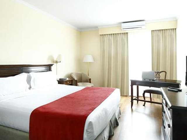 Las restricciones profundizan las diferencias sectoriales