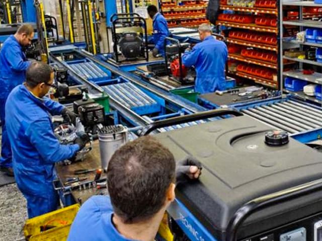 La segunda ola impactó  en la actividad de abril