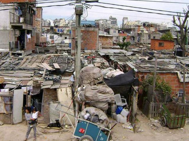 La inflación se acelera con cambios de precios relativos