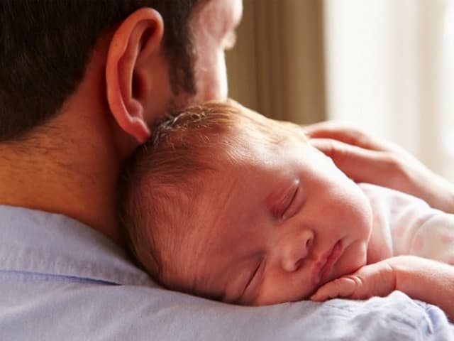 ¿Es necesario ampliar la licencia por paternidad?