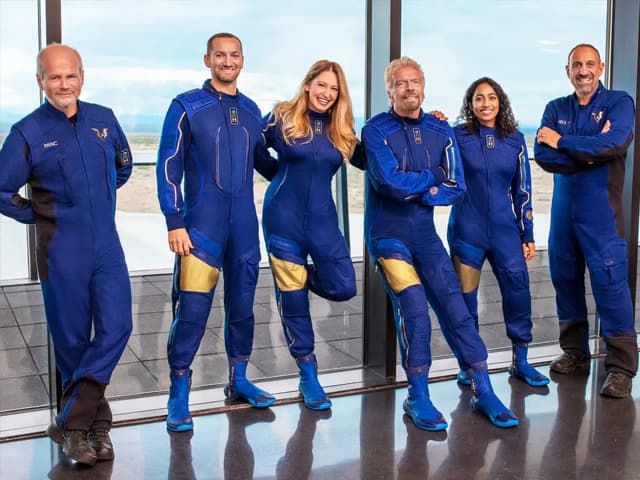 Virgin Galactic realizó su vuelo inaugural al espacio