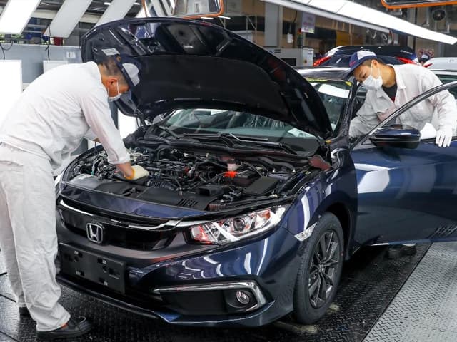 GM y Ford frenan producción por falta de chips