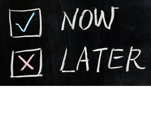Estrategia de procrastinación como eje de la política pública