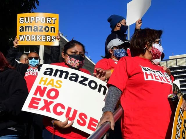 Empleados de Amazon pujan otra vez por crear un sindicato en Nueva York