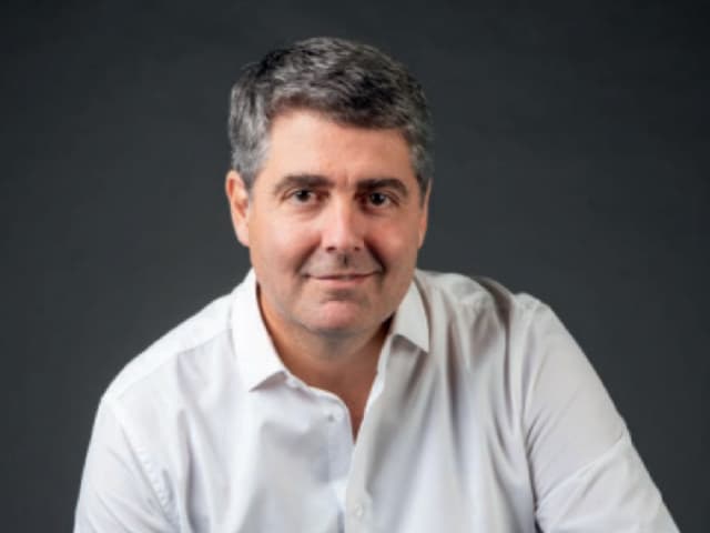 En bancos: digital, sí; pero sucursales, también