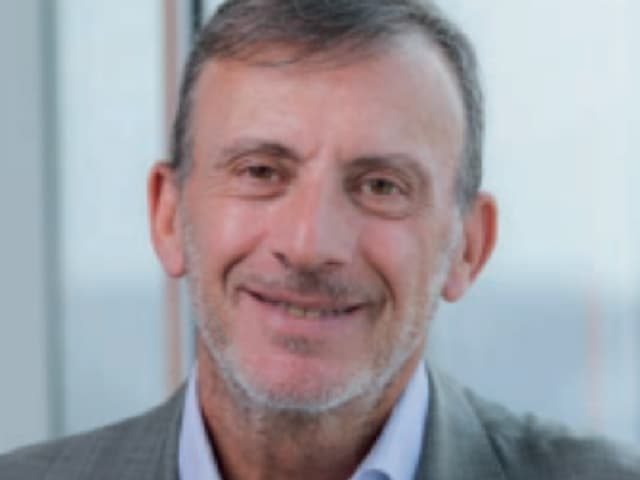 Modelos híbridos y líderes más cercanos