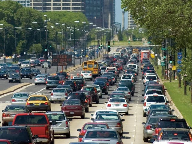 El 70% cree que el auto ocupa mucho espacio en las ciudades