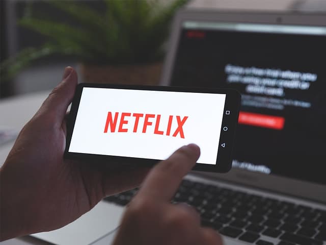 ¿Por qué se desploman las acciones de Netflix?